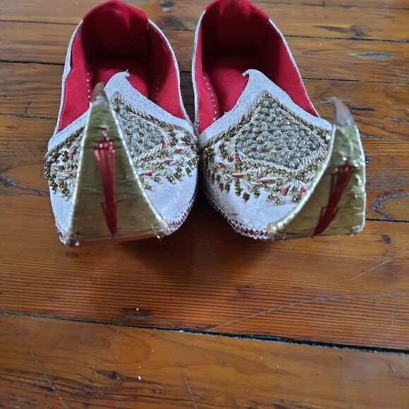 Handmade Pakistani Jamawar shoes  - Picture 3 of 4